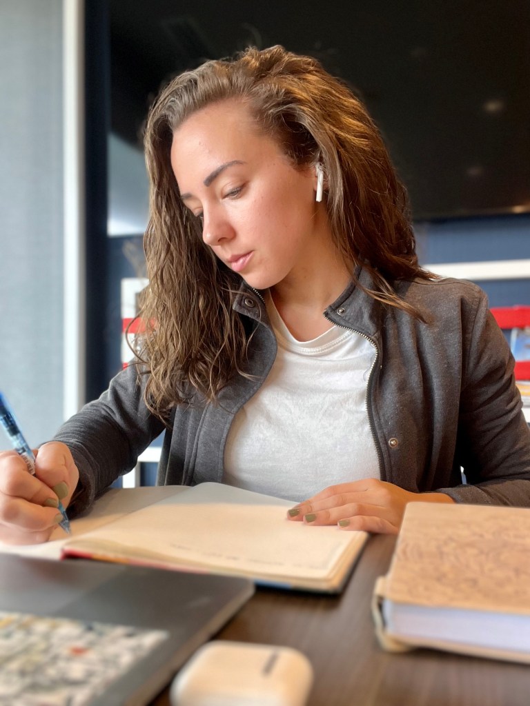 how-to-build-a-writing-portfolio-with-no-experience-heide-writes